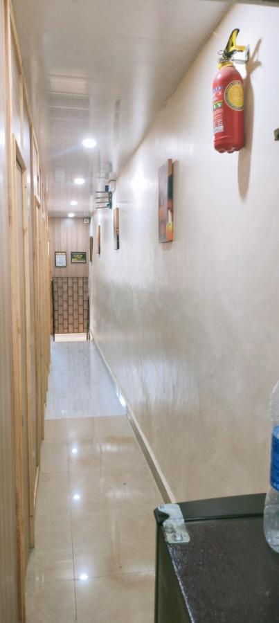 Royal Cabin Stay Mumbai Eksteriør bilde